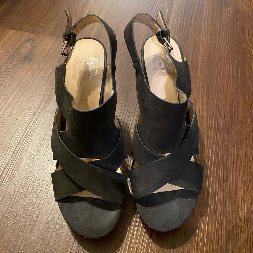 Black Wedges